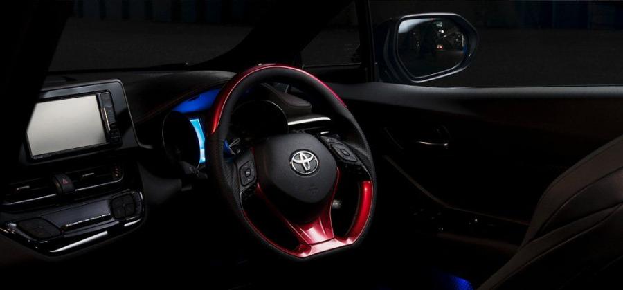 Интерьер Toyota C-HR Hybrid Sports Line by Wald 2018 года  (фото 11 из 18)